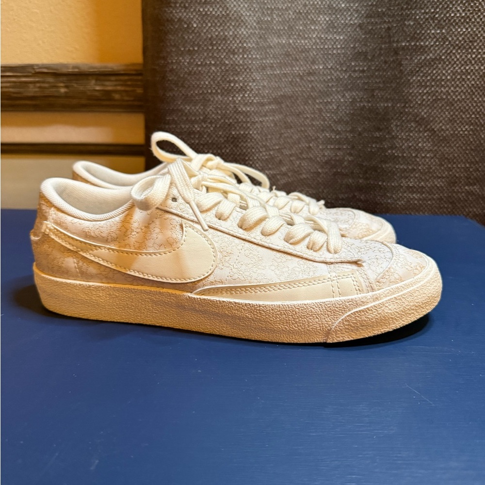 Nike Cream Sneakers